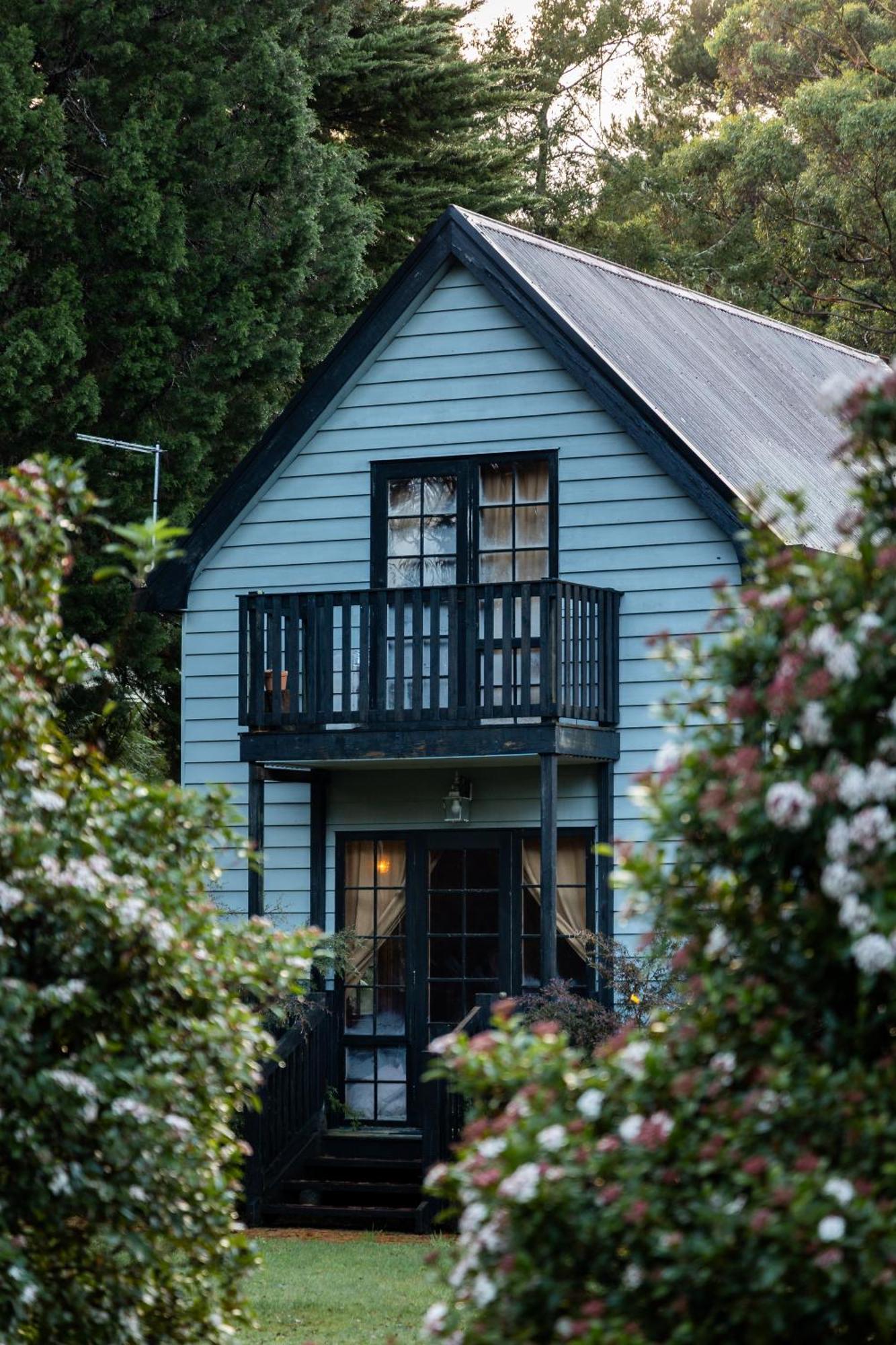 The Quarters Hotel Strahan Exterior foto